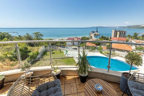 View (from property/room), Balcony/Terrace