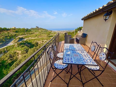 Natural landscape, Balcony/Terrace, Sea view