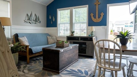 Sister Lake Cottages - Unit 1 House in Sister Lakes