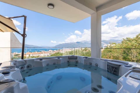 Hot Tub, Balcony/Terrace