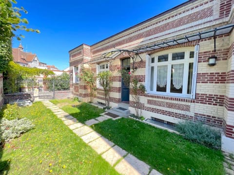 Property building, Garden view