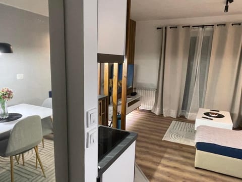 Bed, Living room, Dining area, wardrobe