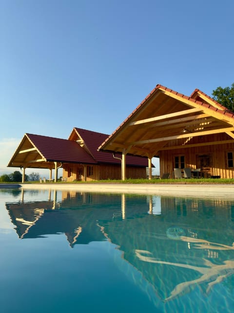 Property building, Day, Pool view, Swimming pool
