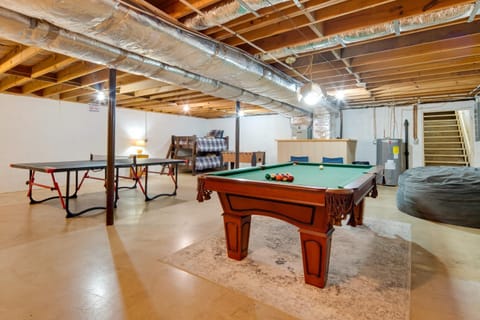 11 Mi to Asheville Scenic Retreat with Game Room House in Upper Hominy