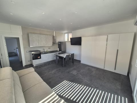 Bed, Communal kitchen, kitchen