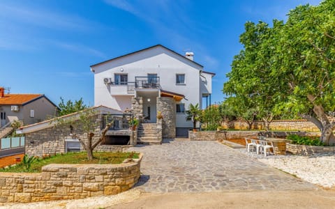 Property building, Garden view