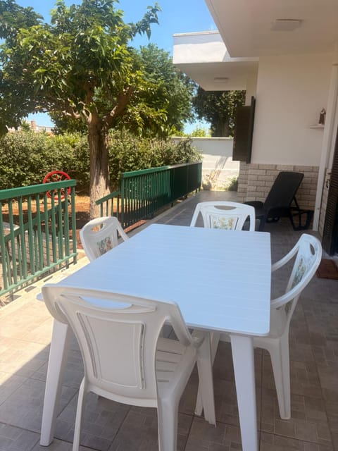 View (from property/room), Balcony/Terrace, Seating area, Dining area