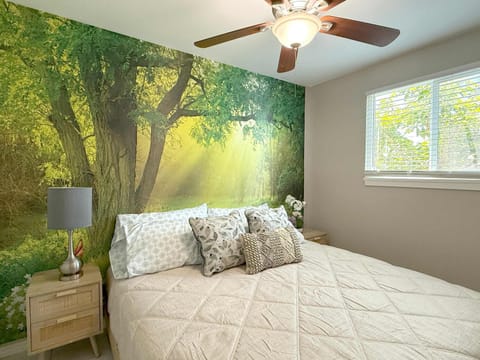 Disneyland Lux Villa 6BR 4BA Mini Golf Arcade Game House in Stanton