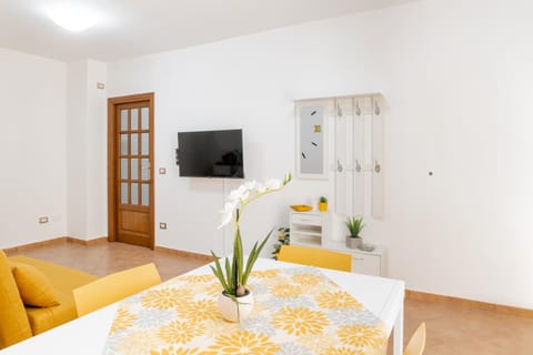 TV and multimedia, Dining area, air conditioner