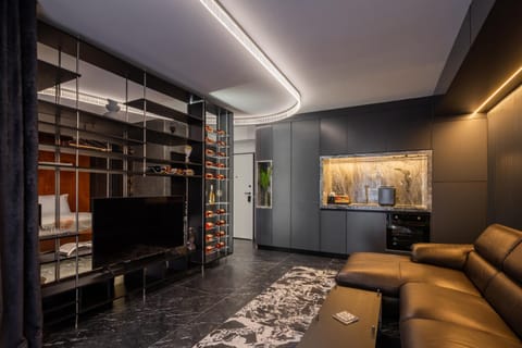 Communal lounge/ TV room, TV and multimedia, Living room, Seating area, Evening entertainment