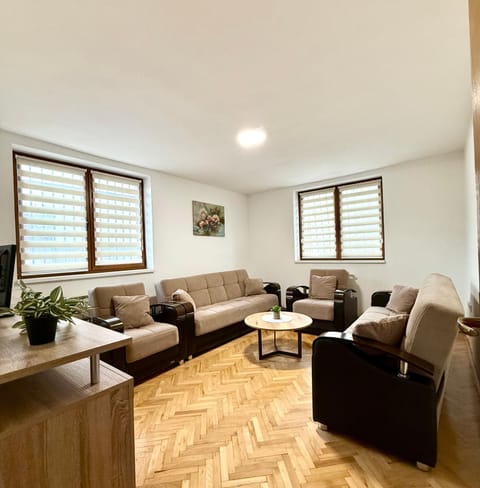 Living room, Seating area, furniture, internet, air conditioner, air conditioner