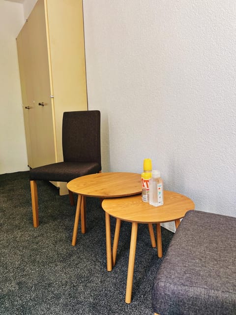 Seating area, Bedroom