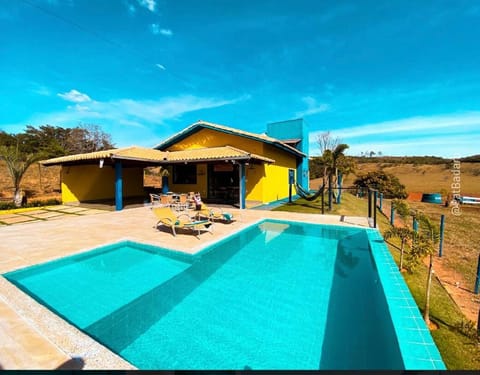 Facade/entrance, Swimming pool
