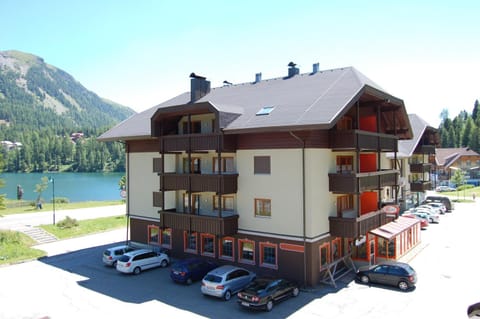 Facade/entrance, Fishing, On-site shops, Balcony/Terrace, Cycling, Mountain view