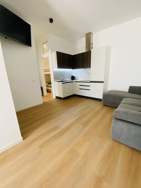 TV and multimedia, Kitchen or kitchenette, Living room, Seating area