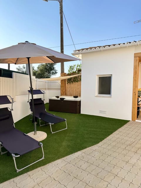 Patio, Hot Tub, Swimming pool, sunbed