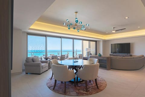TV and multimedia, Living room, Seating area, Dining area, Sea view