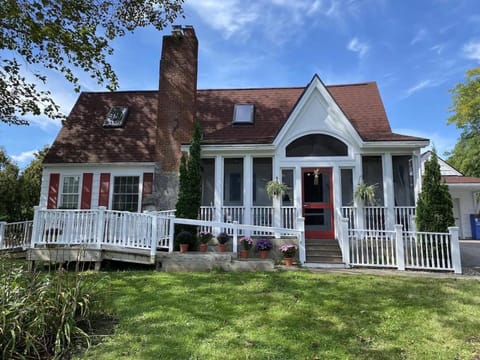 Property building, Spring, Day, Garden, Garden view