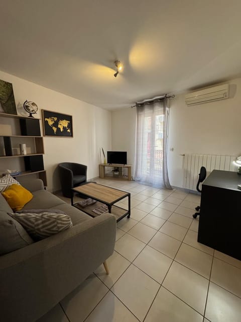 TV and multimedia, Living room, air conditioner