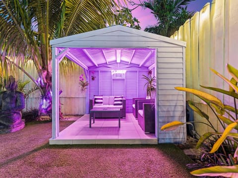 The Velvet Palm Midtown Pool and Hot Tub House in Miami