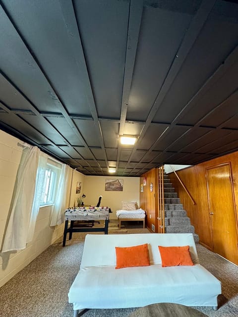 Bridgeport House WV, Close to UHC, FBI, The Bridge Complex House in Bridgeport