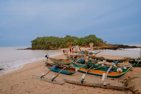 Nearby landmark, Beach