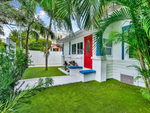 Bungalow House 6 BR Pool Little Havana House in Coral Gables