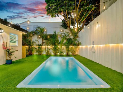 La Pergola Villa 7 BR PoolHot Tub Location Villa in Miami