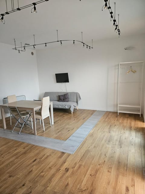 TV and multimedia, Living room, Dining area