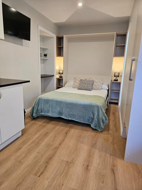 Urban Studio Oasis Apartment in Auckland