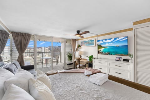 Living room, Photo of the whole room