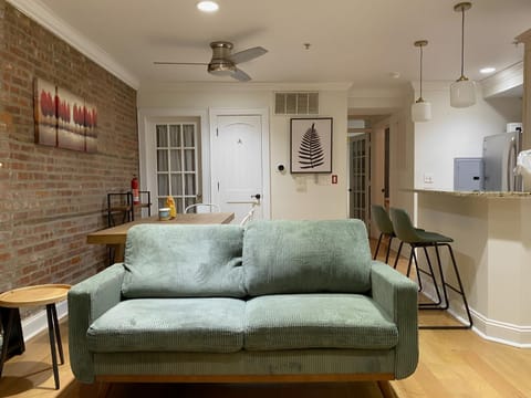 Kitchen or kitchenette, Living room, Seating area, Dining area, fireplace