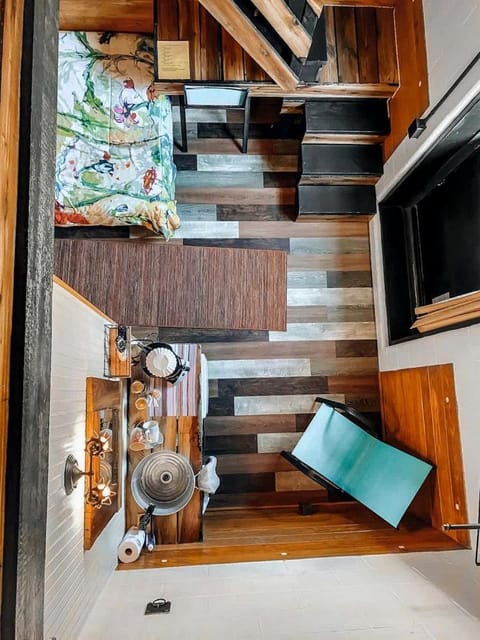 Rustic Horse Stall Suite B&B Near Nashville and has Private Bath, Loft Beds & Country Breakfast House in Old Hickory Lake