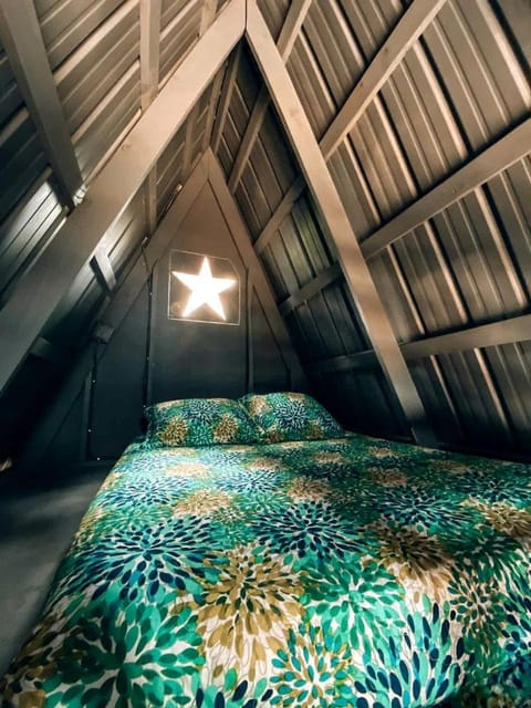 Secluded A-Frame Glamping on 46-Acre Farm Near Nashville – Queen Beds, Fire Pit, Breakfast Included Chalet in Old Hickory Lake