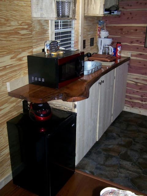 Secluded Sedona Tiny House in Woods Near Lake | Fire Pit, Hammocks, Full Kitchen & Breakfast House in Old Hickory Lake