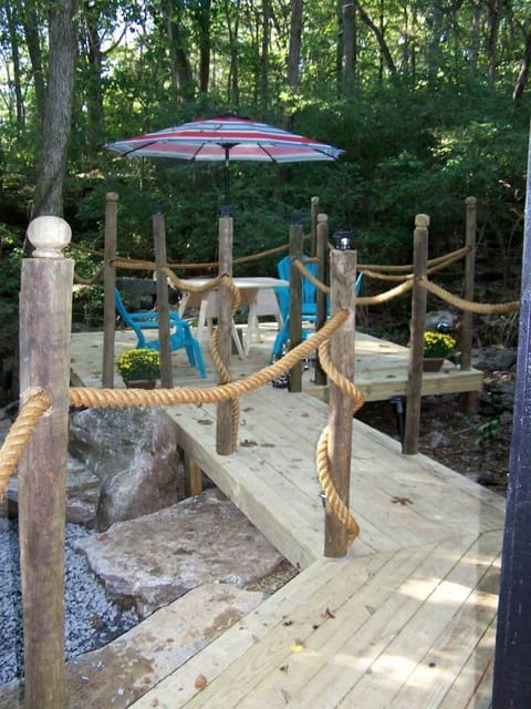 Secluded Sedona Tiny House in Woods Near Lake | Fire Pit, Hammocks, Full Kitchen & Breakfast House in Old Hickory Lake