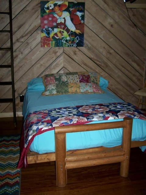 Secluded Sedona Tiny House in Woods Near Lake | Fire Pit, Hammocks, Full Kitchen & Breakfast House in Old Hickory Lake