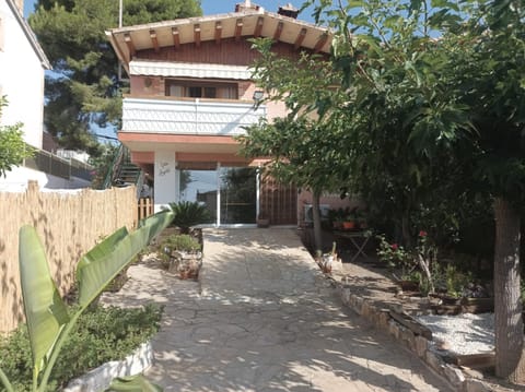 Property building, Day