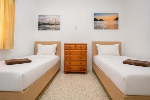 Bed, Decorative detail, Bedroom