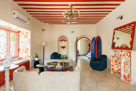 Living room, Lobby or reception, Seating area, air conditioner, Internal: Not applicable to any particular room