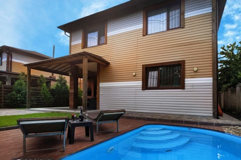 Property building, Swimming pool