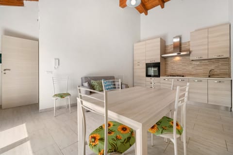 Property building, Kitchen or kitchenette, Living room