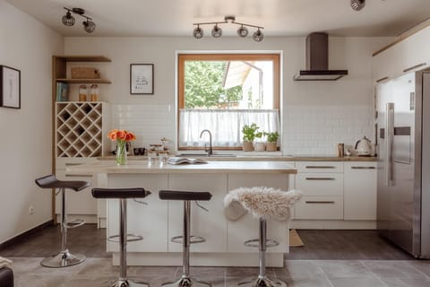 Kitchen or kitchenette, Dining area, pet friendly, stove