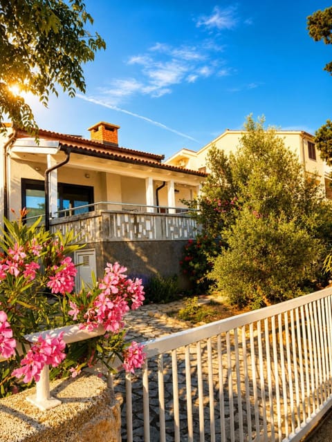 Property building, Garden