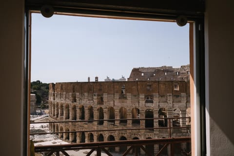 Balcony/Terrace, Landmark view