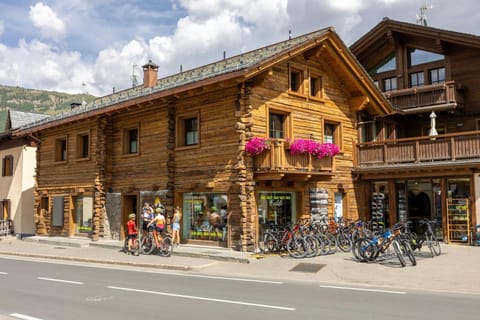 Property building, Neighbourhood, Cycling