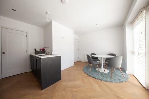 Modern 2 bed house in Hollystown with free parking House in County Dublin