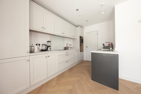 Modern 2 bed house in Hollystown with free parking House in County Dublin