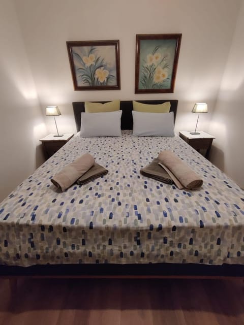 Bed, Photo of the whole room, Bedroom, air conditioner