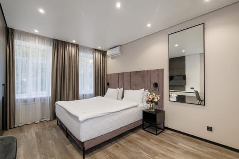 Bed, Bedroom, air conditioner